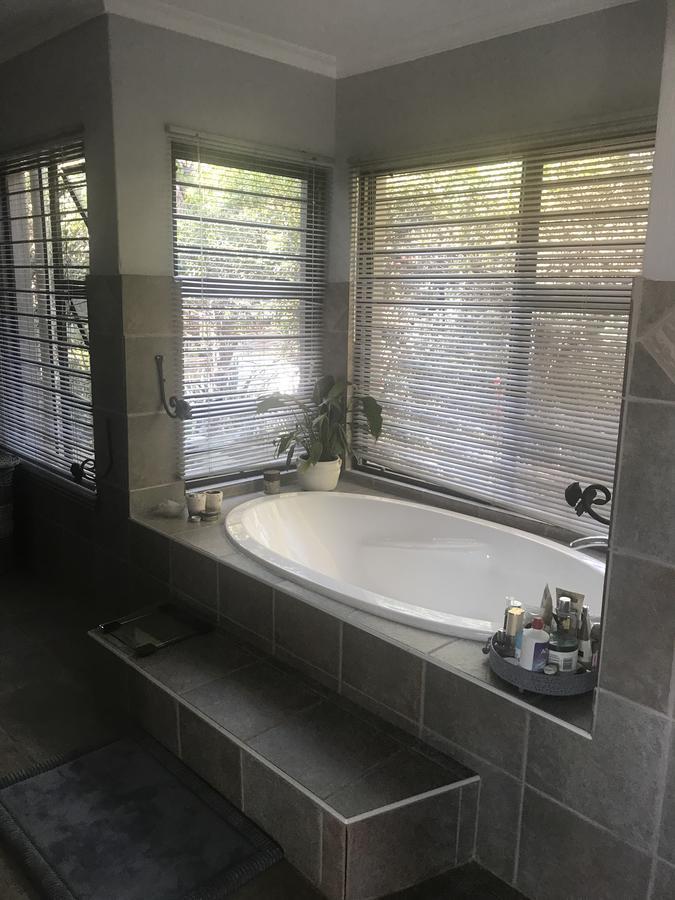 Koru Guesthouse Pretoria-Noord Extérieur photo
